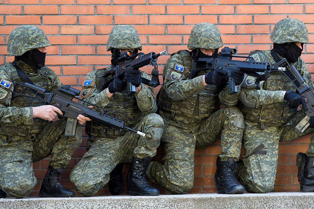 Ветерани из Олује обучавају Албанце!